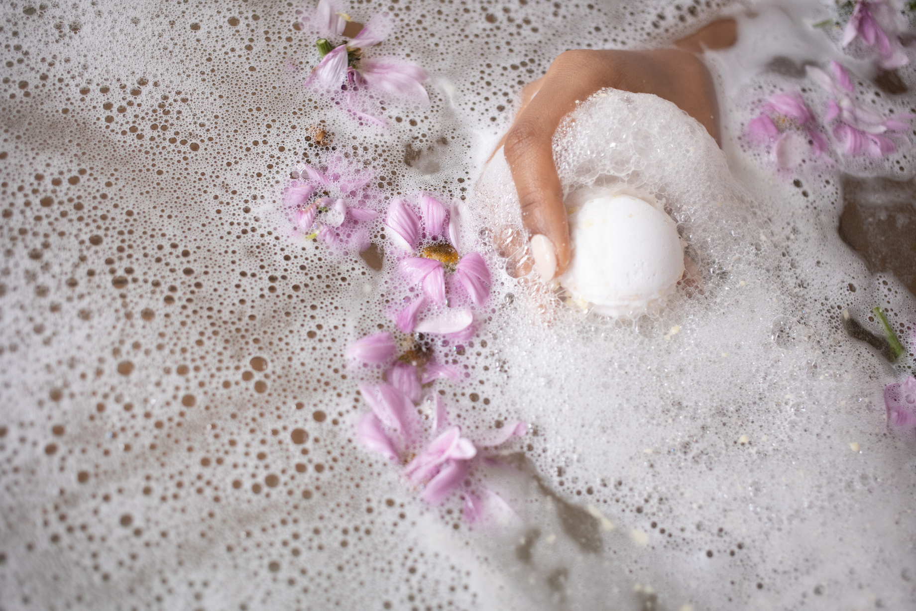 Indulge In Self-Care Sundays: Aromatherapy For A Restorative Weekend