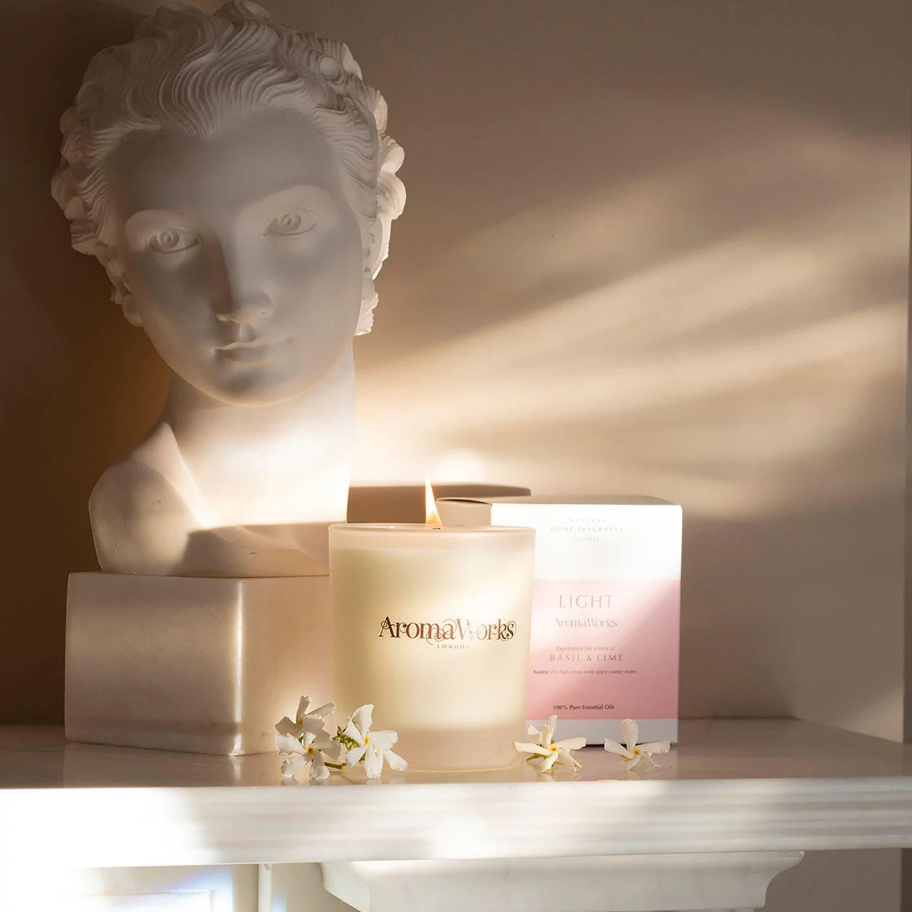 Light Range Basil & Lime Candle 30cl Medium