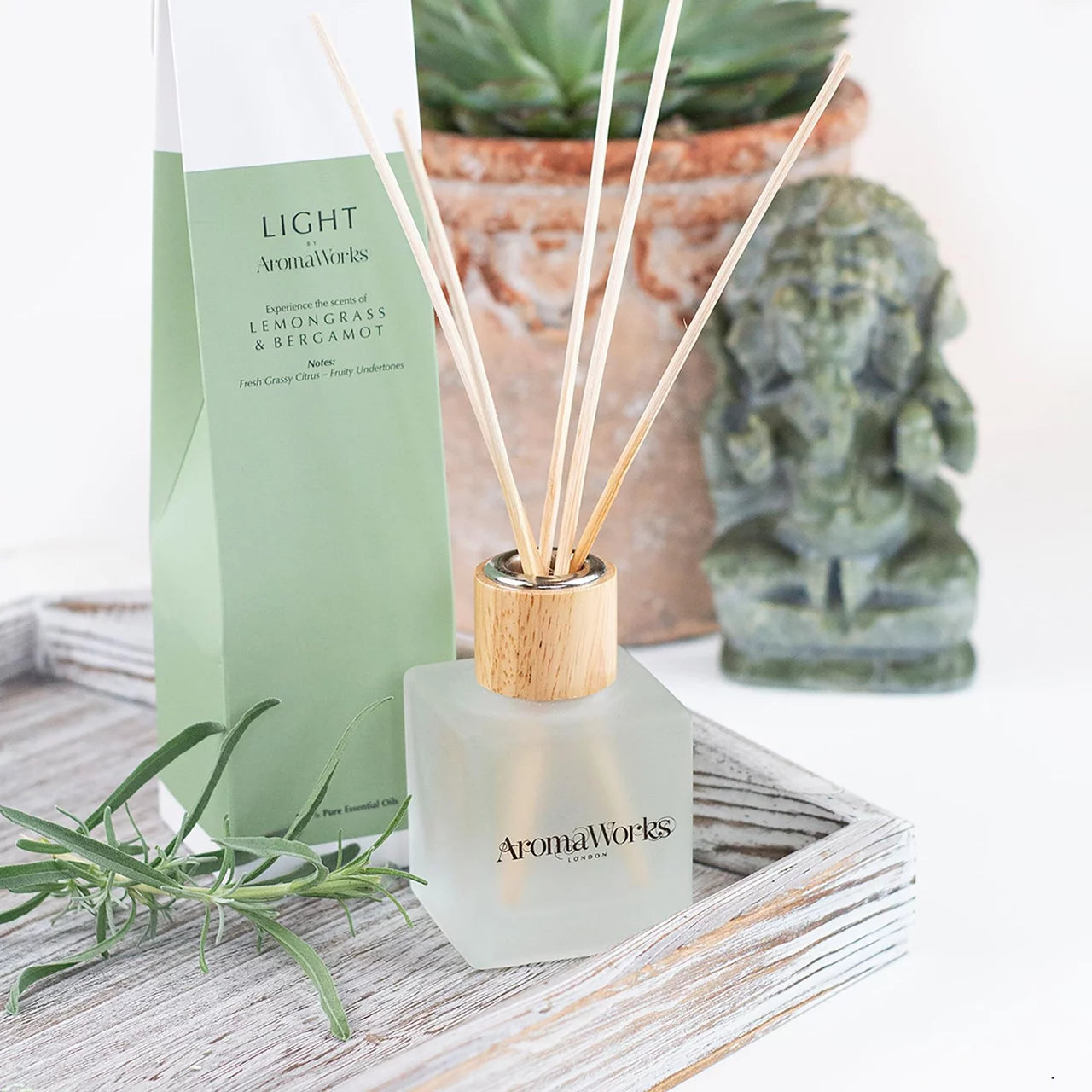 Light Range Lemongrass & Bergamot Reed Diffuser 100ml
