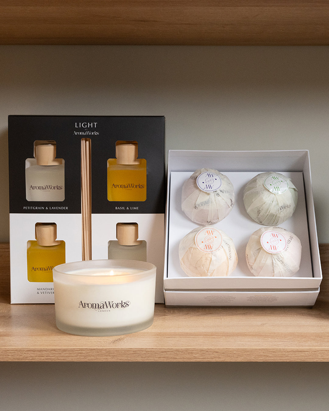 Light Range Diffuser Set, AromaBomb Set & Harmony 3-Wick Candle