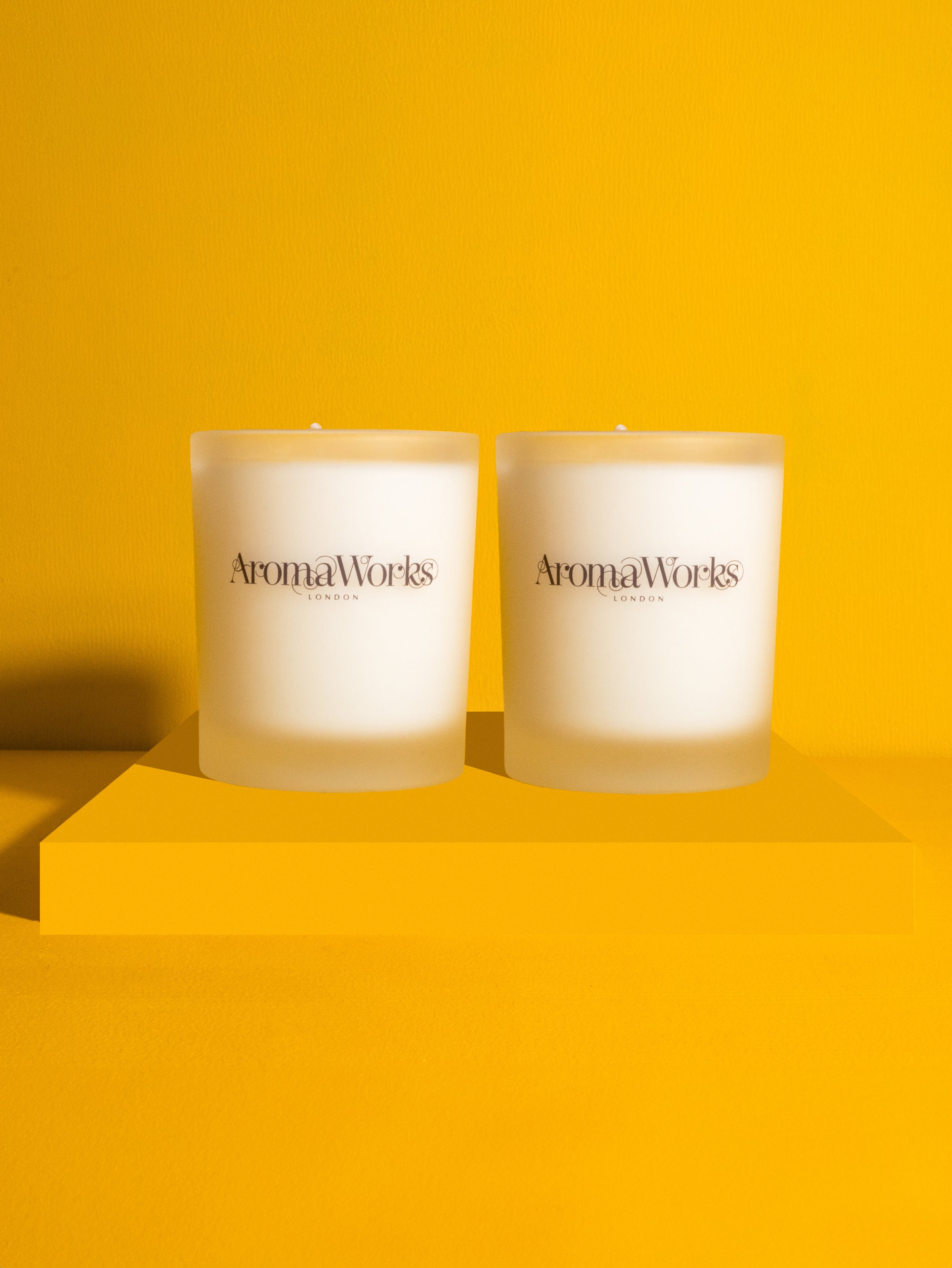 Light Range Lemongrass & Bergamot 30cl Candle + Serenity 30cl Candle